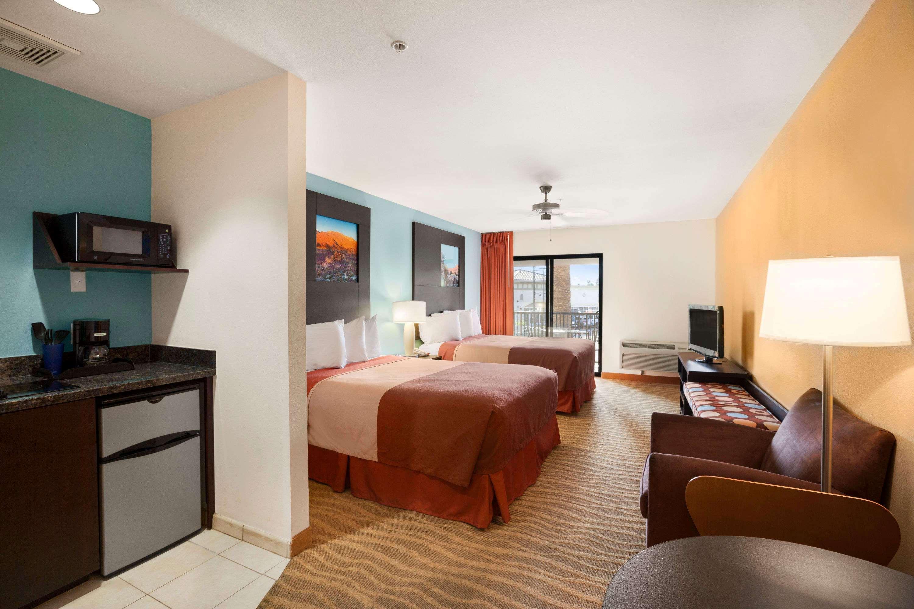 Hotel Super 8 By Wyndham Indio Exteriér fotografie
